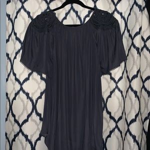 Short sleeve with cute shoulder details